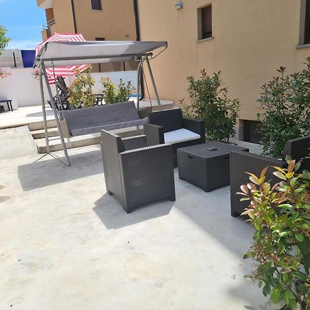 Villa Patricija-Apartmani Porec Exterior photo